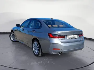 BMW 318i Automatik Navi Tempom.aktiv Bluetooth PDC M