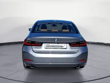 BMW 318i Automatik Navi Tempom.aktiv Bluetooth PDC M