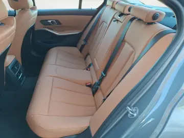 BMW 318i Automatik Navi Tempom.aktiv Bluetooth PDC M
