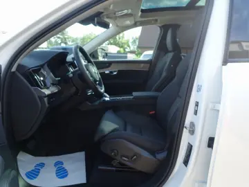 VOLVO XC90 Plus T8 AWD Plug-in Hybrid Pano H&K Head-UP