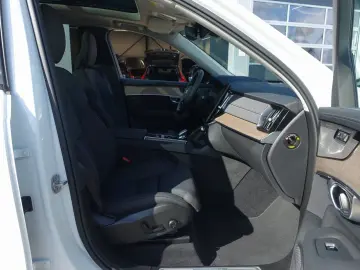 VOLVO XC90 Plus T8 AWD Plug-in Hybrid Pano H&K Head-UP