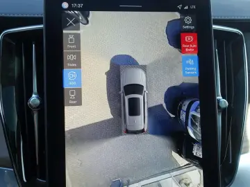 VOLVO XC90 Plus T8 AWD Plug-in Hybrid Pano H&K Head-UP