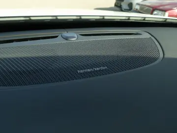 VOLVO XC90 Plus T8 AWD Plug-in Hybrid Pano H&K Head-UP