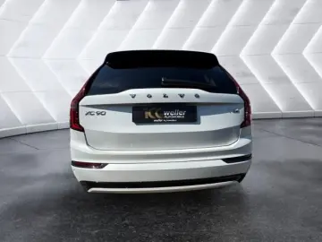 VOLVO XC90 Recharge Plug-In Hybrid T8 AWD Plus Dark 8-