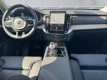 VOLVO XC90 Recharge Plug-In Hybrid T8 AWD Plus Dark 8-