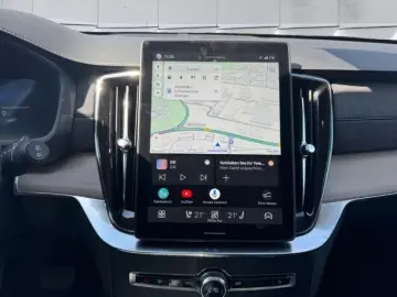 VOLVO XC90 Recharge Plug-In Hybrid T8 AWD Plus Dark 8-