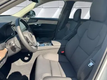 VOLVO XC90 Recharge Plug-In Hybrid T8 AWD Plus Dark 8-