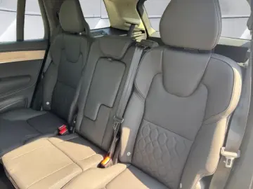 VOLVO XC90 Recharge Plug-In Hybrid T8 AWD Plus Dark 8-