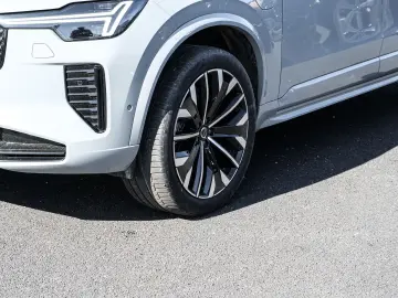 VOLVO XC90 FACELIFT Ultra Dark Recharge Plug-In Hybrid