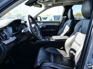 VOLVO XC90 FACELIFT Ultra Dark Recharge Plug-In Hybrid