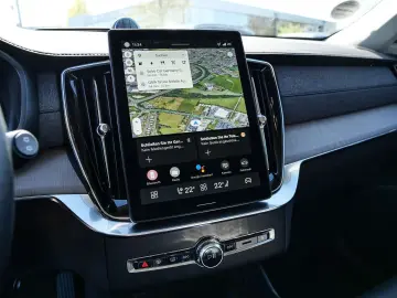 VOLVO XC90 FACELIFT Ultra Dark Recharge Plug-In Hybrid