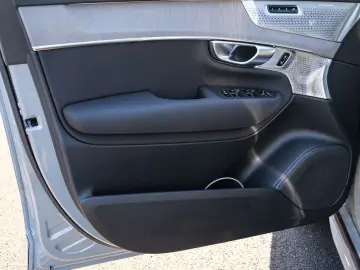 VOLVO XC90 FACELIFT Ultra Dark Recharge Plug-In Hybrid