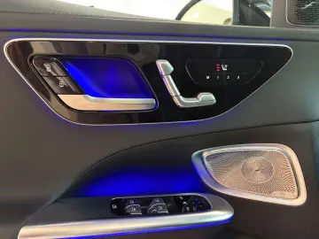 MERCEDES-BENZ C 300 d BURMESTER AHK NIGHT AMG LED MEMORY