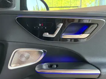 MERCEDES-BENZ C 300 d BURMESTER AHK NIGHT AMG LED MEMORY