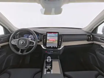 VOLVO XC90 FACELIFT Plus Dark Recharge Plug-In Hybrid
