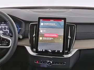 VOLVO XC90 FACELIFT Plus Dark Recharge Plug-In Hybrid