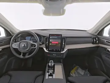VOLVO XC90 FACELIFT Plus Dark Recharge Plug-In Hybrid