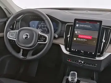 VOLVO XC90 FACELIFT Plus Dark Recharge Plug-In Hybrid