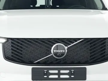 VOLVO XC90 FACELIFT Plus Dark Recharge Plug-In Hybrid