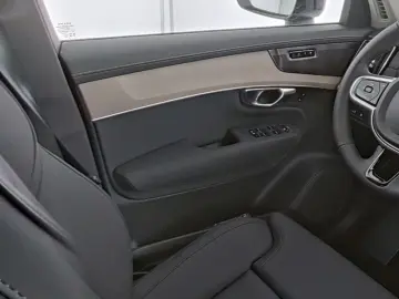 VOLVO XC90 FACELIFT Plus Dark Recharge Plug-In Hybrid