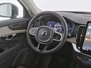 VOLVO XC90 FACELIFT Plus Dark Recharge Plug-In Hybrid