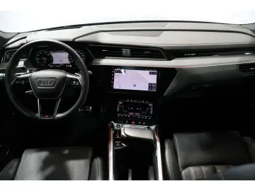 AUDI Q8 Sportback 55 SLine e-tron Matrix Ventilation 360 B&O