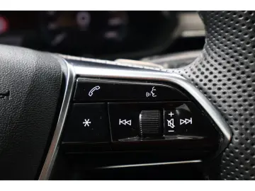 AUDI Q8 Sportback 55 SLine e-tron Matrix Ventilation 360 B&O