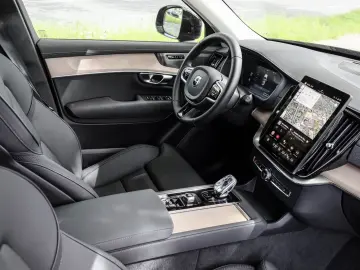 VOLVO XC90 T8 AWD Plus Dark Reskin NP 95.590 -  PANO H