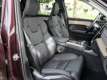 VOLVO XC90 T8 AWD Plus Dark Reskin NP 95.590 -  PANO H
