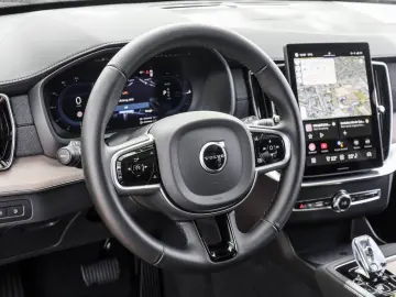 VOLVO XC90 T8 AWD Plus Dark Reskin NP 95.590 -  PANO H
