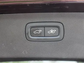 VOLVO XC90 T8 AWD Plus Dark Reskin NP 95.590 -  PANO H
