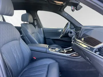 BMW X7 xDrive40d Inkl. € 1.190 Zubehörbonus  M Sport