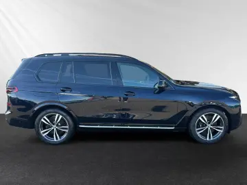 BMW X7 xDrive40d Inkl. € 1.190 Zubehörbonus  M Sport