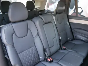 VOLVO XC90 T8 Plus Dark Reskin 360    Harman Kardon