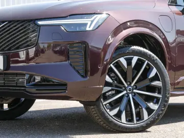 VOLVO XC90 T8 Plus Dark Reskin 360    Harman Kardon