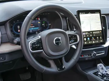 VOLVO XC90 T8 Plus Dark Reskin 360    Harman Kardon