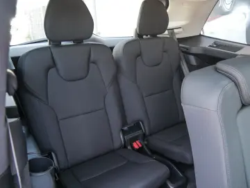 VOLVO XC90 T8 Plus Dark Reskin 360    Harman Kardon