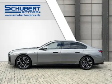 BMW 740 d M-Sport Panorama Stand-HZG B&W DA Prof. 36