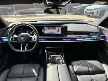BMW 740 d M-Sport Panorama Stand-HZG B&W DA Prof. 36