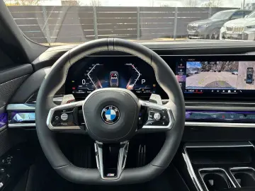 BMW 740 d M-Sport Panorama Stand-HZG B&W DA Prof. 36