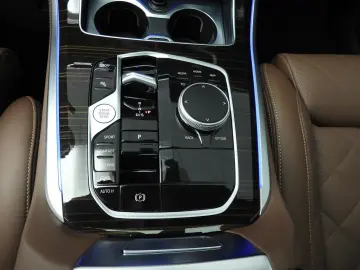 BMW X5 xDrive40d   M-Sportpakket LED   HUD   Schiebe