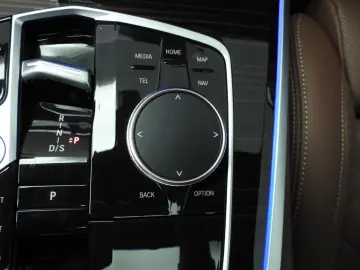 BMW X5 xDrive40d   M-Sportpakket LED   HUD   Schiebe