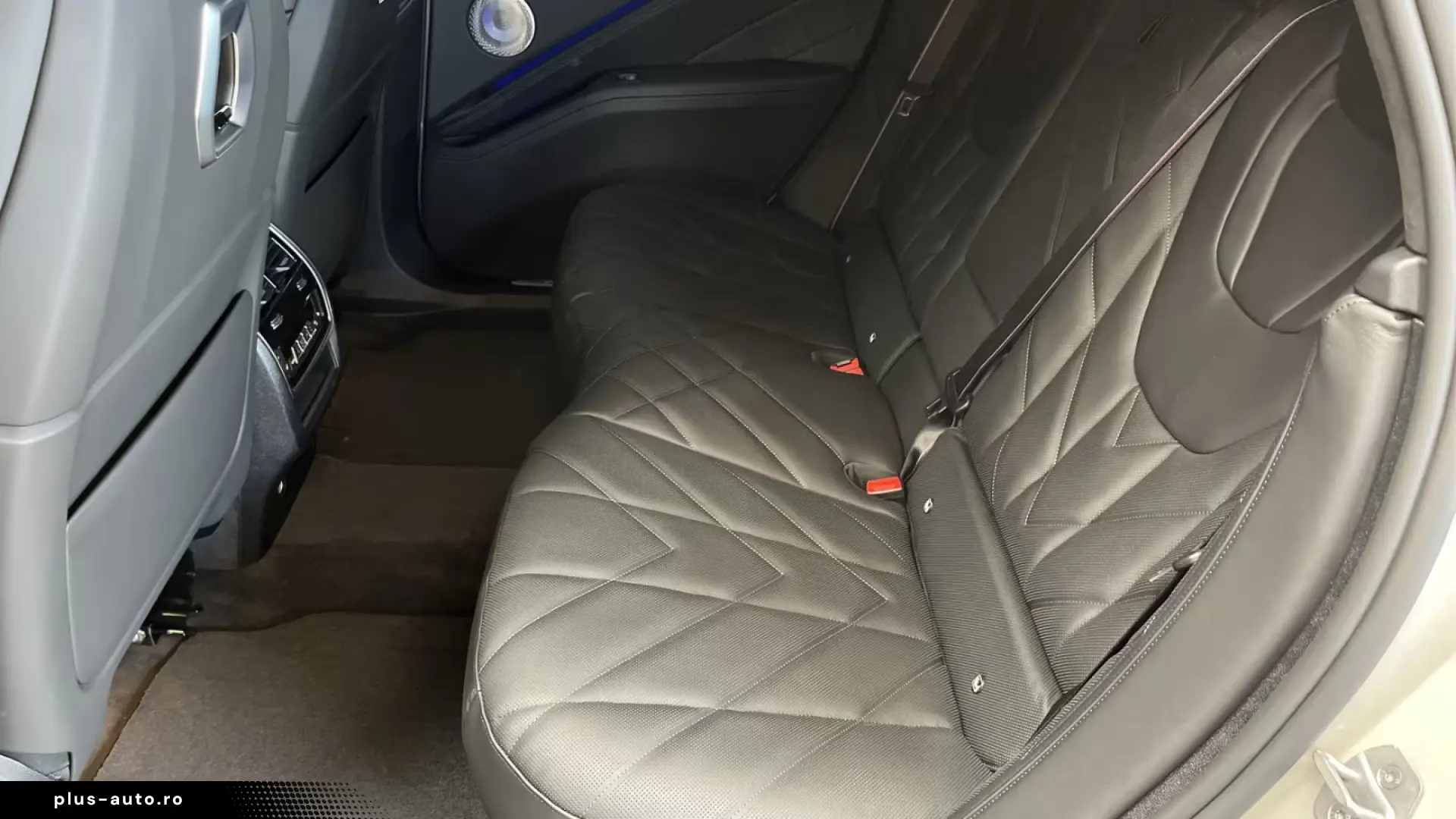 BMW XM Label LMR 23'' AD AHK-klappbar Navi Digitales
