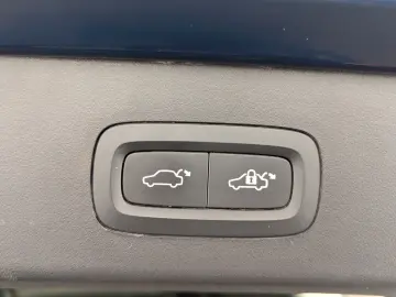 LYNC AND CO 01 1 5TD PHEV (EURO 6d) LED NAVI ACC PANO RFK