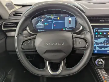 LYNC AND CO 01 1 5TD PHEV (EURO 6d) LED NAVI ACC PANO RFK