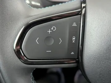 LYNC AND CO 01 1 5TD PHEV (EURO 6d) LED NAVI ACC PANO RFK