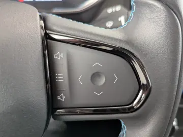 LYNC AND CO 01 1 5TD PHEV (EURO 6d) LED NAVI ACC PANO RFK
