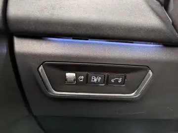 LYNC AND CO 01 1 5TD PHEV (EURO 6d) LED NAVI ACC PANO RFK