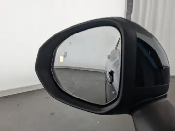 LYNC AND CO 01 1 5TD PHEV (EURO 6d) LED NAVI ACC PANO