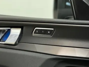 LYNC AND CO 01 1.5 192KW 01 PHEV DCT PANO ACC 360 MEMORY LED